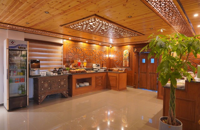 Petra Plaza Hotel