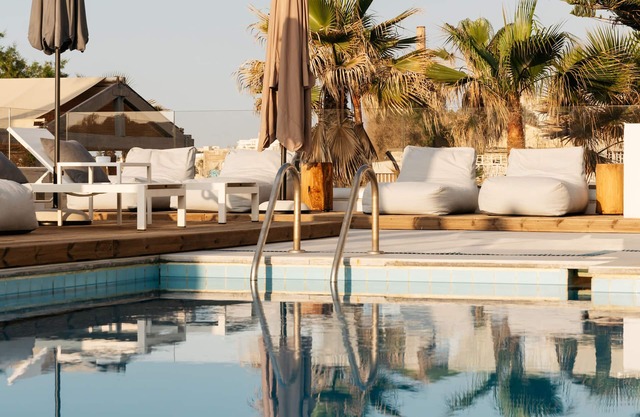Petradi Beach Lounge Hotel
