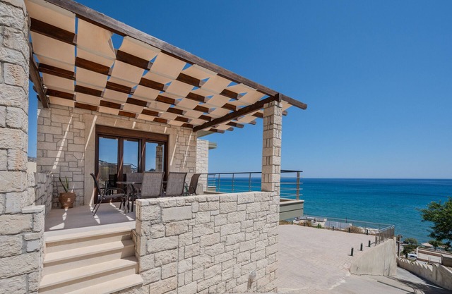 Petrina 4 villa,next to beach & taverns,South Crete