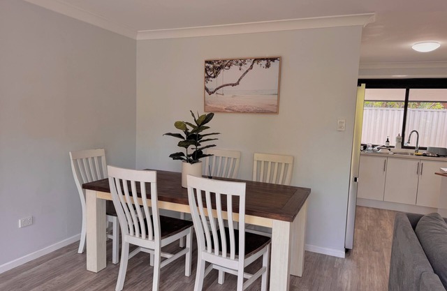 Pets welcome, family friendly home. 5 minute drive to beaches.
