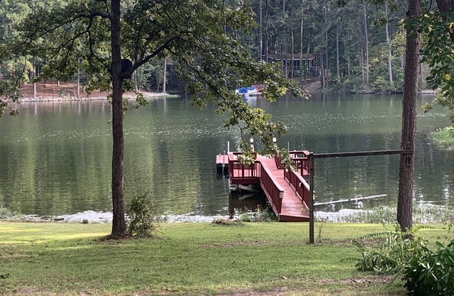 Pets Welcome/Private Cove on the Lake!