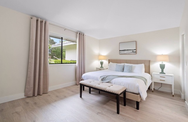 PGA National, recientemente renovada, luminosa y espaciosa casa