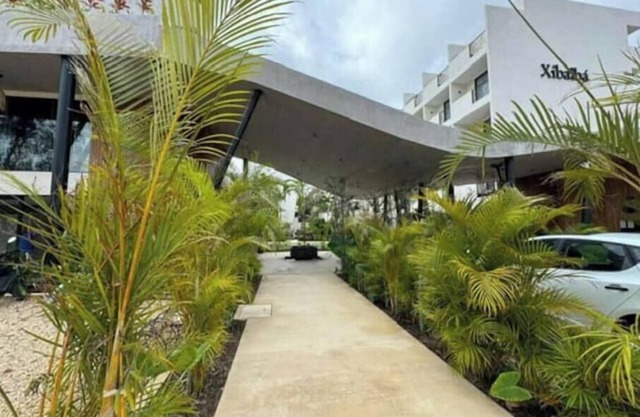 PH Emerald & Private Jacuzzi & Beach Club Access