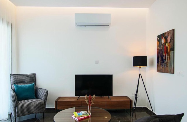 Phaedrus Living: City View Anna Residence 101