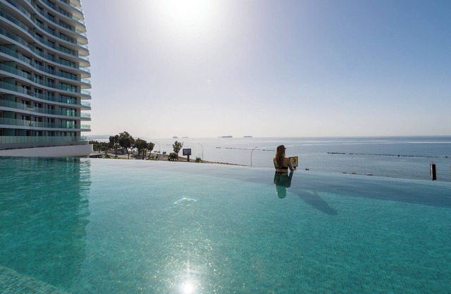 Phaedrus Living Del Mar Suite 310