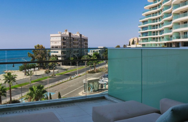 Phaedrus Living Del Mar Suite 1804