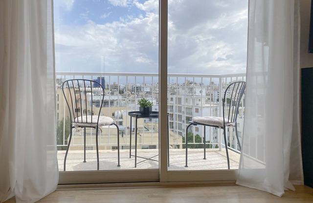 Phaedrus Living Downtown Flat 704