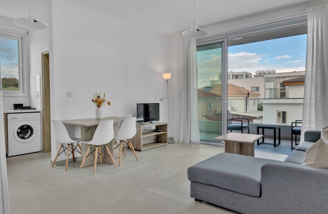 Phaedrus Living: Eolus Residences Hera