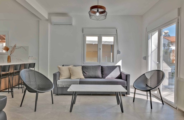 Phaedrus Living: Luxury Residence Faneromeni