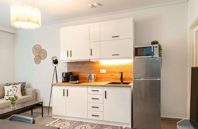 Phaedrus Living Modern Cityscape Flat