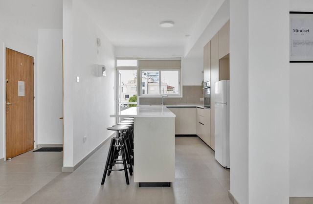 Phaedrus Living: Romanou Modern City Center Flat
