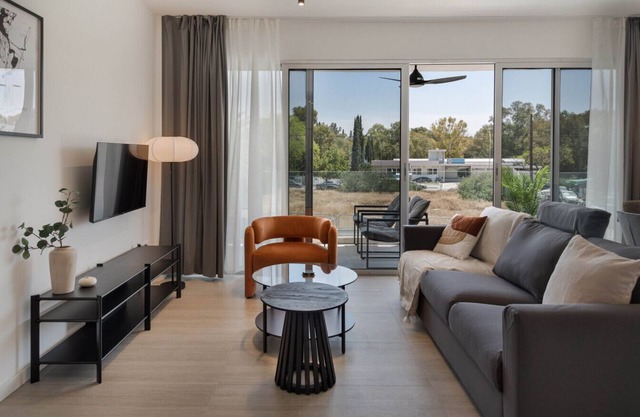 Phaedrus Living: Travertine Residences 101