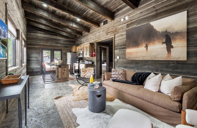 Pheasant Tail Villa/ Cozy Cabin/ World class Fishing / Fire pit/ BBQ