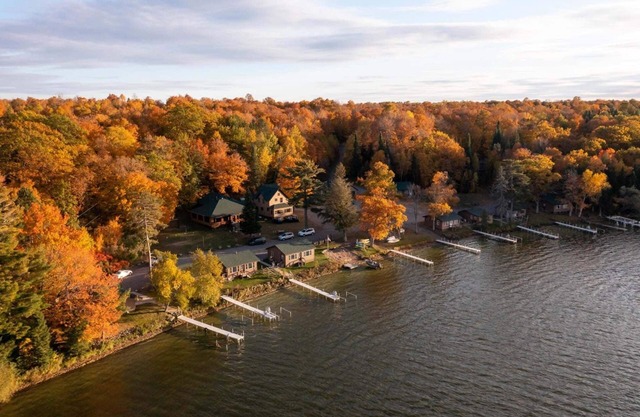 Hillside Resort Cabin 3