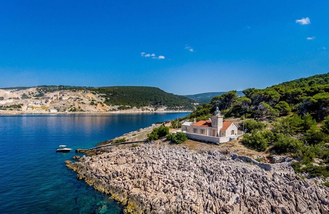 Phenomenal Pucisca Villa | Lighthouse St. Nicholas | 2 Bedrooms | Floor Heating & Private Jacuzzi