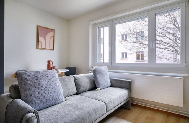 Phenomenal Wiedikon Studio w/ Shared W/D, 2 Min to Market, by Blueground