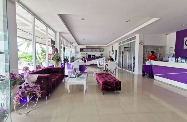 Phet Cha-am Plaza & Resort
