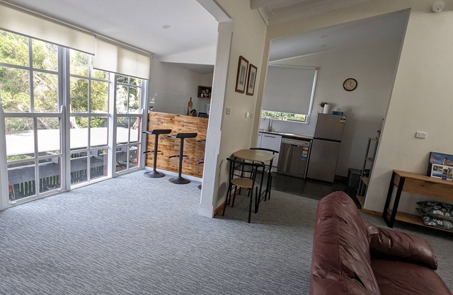 PHILLIP ISLAND Smiths Beach 2BR Fully Equip Apartment Walk 1min Beach 5min Track