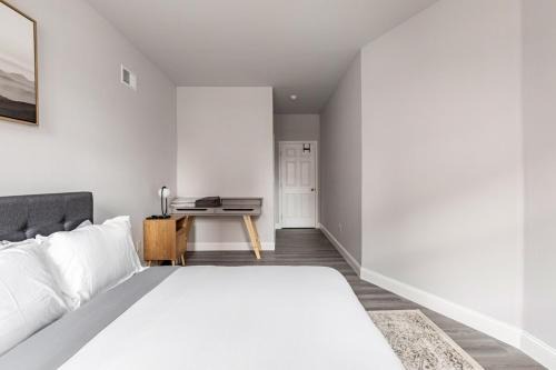 Philly Getaway - Chic Stay Near Center City