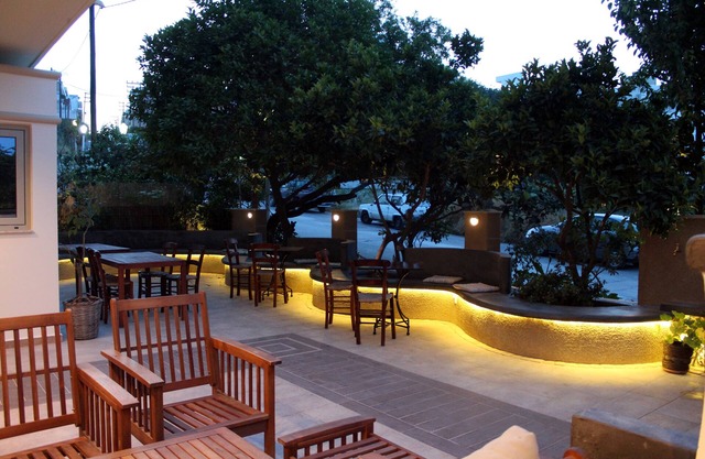 Philoxenia Hotel & Studios