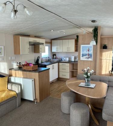 Phoenix caravan hire, Trecco bay