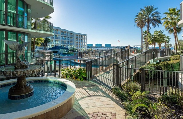 Phoenix On The Bay 2 2109 3 Bedroom Condo