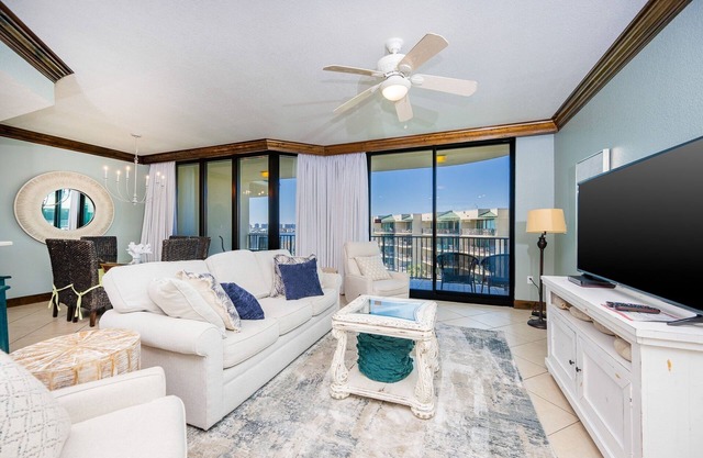 Phoenix On The Bay 1527 3 Bedroom Condo