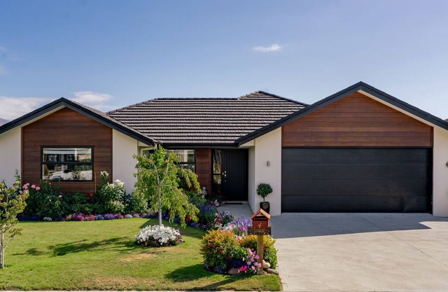PHOENIX PEACE - CROMWELL HOLIDAY HOME, family friendly in Cromwell