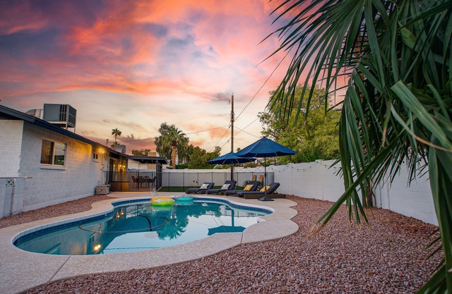 Piña Bonita – 3BR Tropical Retreat w/ Amazing Pool