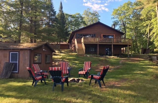 Pia's Place Family friendly Northwoods Cabin on North Two Lake-Lake Tomahawk, Wi