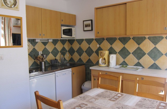 PIAU Apartamento para 6 personas, balcón / terraza sur, enfrente y al pie de las pistas y telesilla.
