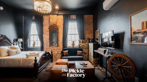 Pickle Factory - Wenzel Luxe