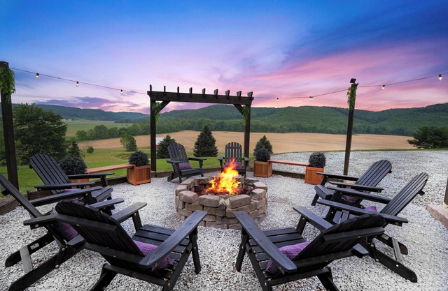 Casa de campo familiar clásica con increíbles vistas - Hocking Hills 4BR, 3 baños, bañera de hidromasaje