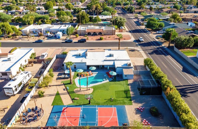 Pickleball, Pool, Arcade, Poker Table, Basketball, Bocce, & Golf | Fairway Oasis