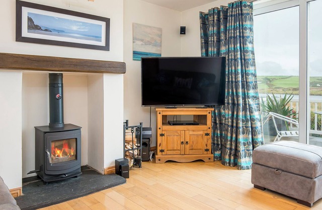 Pickleridge View, Holiday Home Dale, Sleeps 10, 5 bedrooms, bathrooms