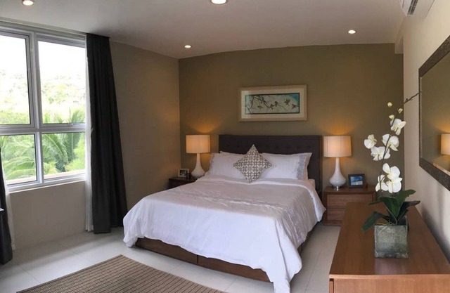 Pico de Loro Beach and Country Club 3brCaa41Lagoon