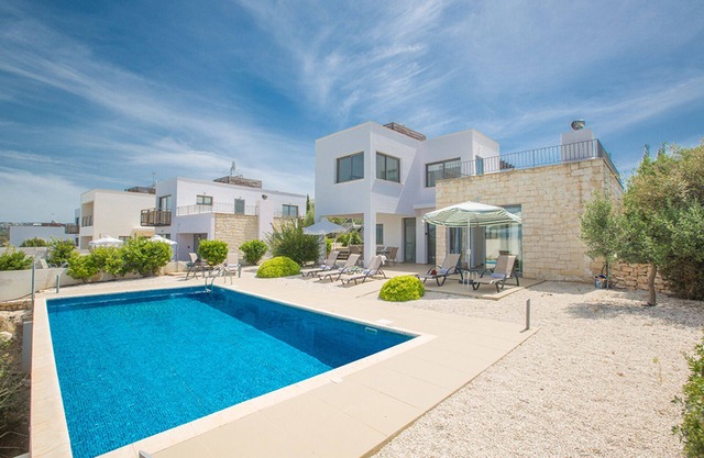 Luxury 3 Bedroom Villa with Private Pool, Paphos Villa 1265