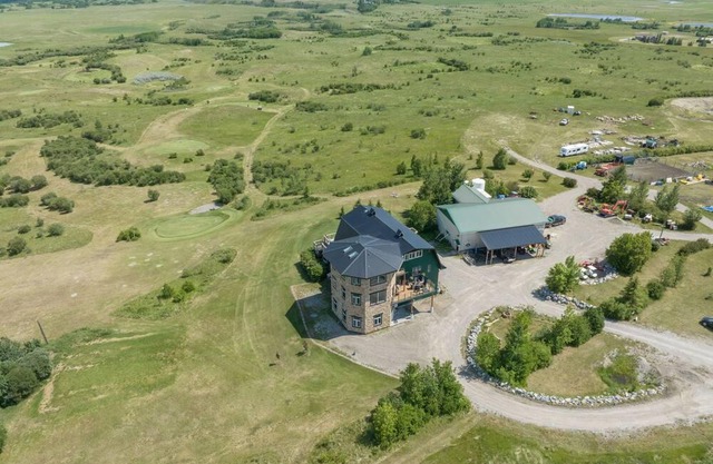 Picturesque countryside acreage with Mountain Views
