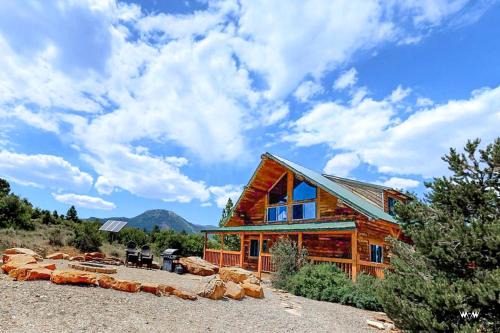 Picturesque Cabin with Barbecue and Fire Pit in Monticello, Utah