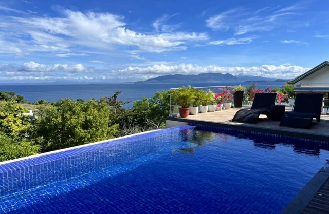 Picturesque private villa with infinity pool
