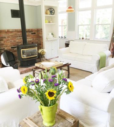Picturesque School House Retreat