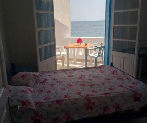 Pied dans l'eau avec balcon