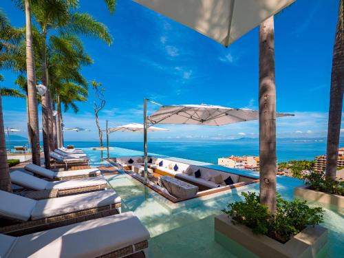PIER 57 - 610 2 BR & Best Sunset Rooftop in PV