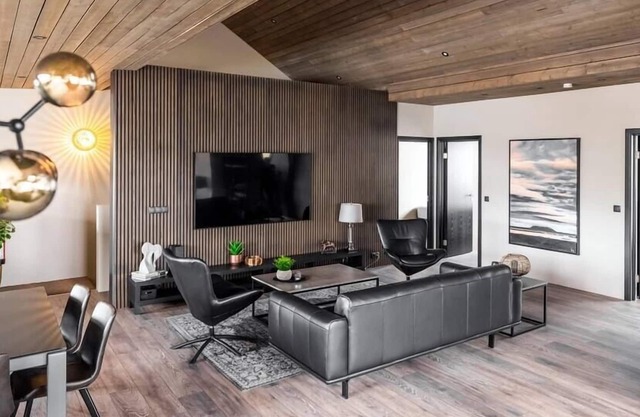 Pier Apartments Summ