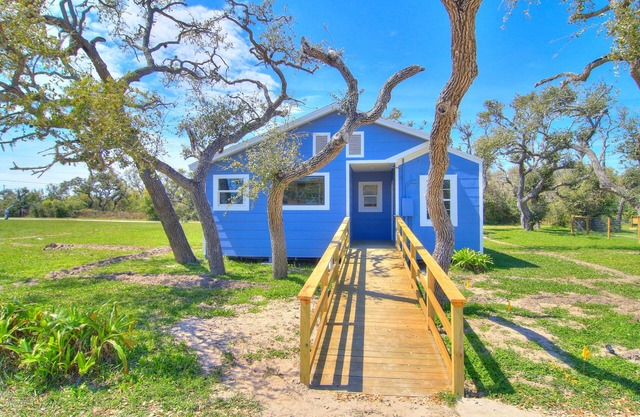 Pier Heaven 6031abc 9 Bedroom Home by RedAwning