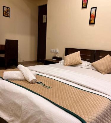 Pinaki Comfort Stay Malad - Near Nesco