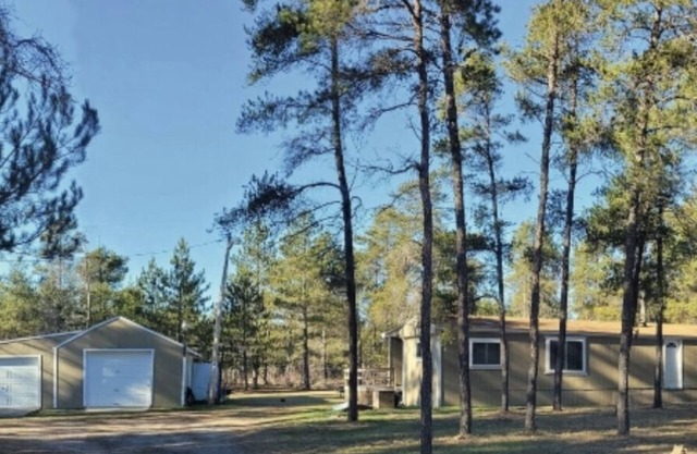 Pine Acres Getaway, 10 acres of fun and relaxation.