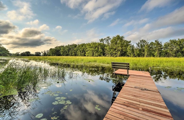 Pine City Getaway, Steps From Snake River!