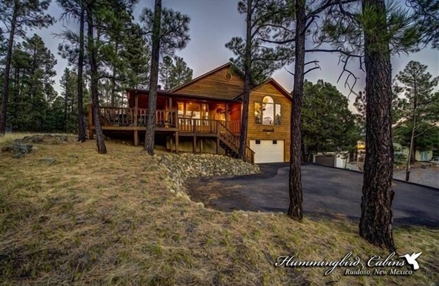 Pine Cone: 'Magnificent upscale interior!' With hot tub.