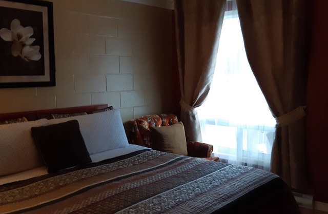 Pine Grove Motel